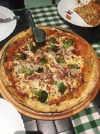 La Fiorita Pizza